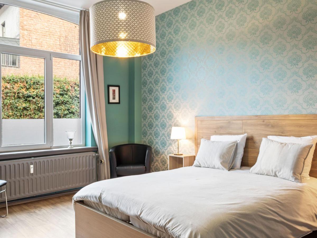Stylish Apartment In Dinant Near The Maas Esterno foto