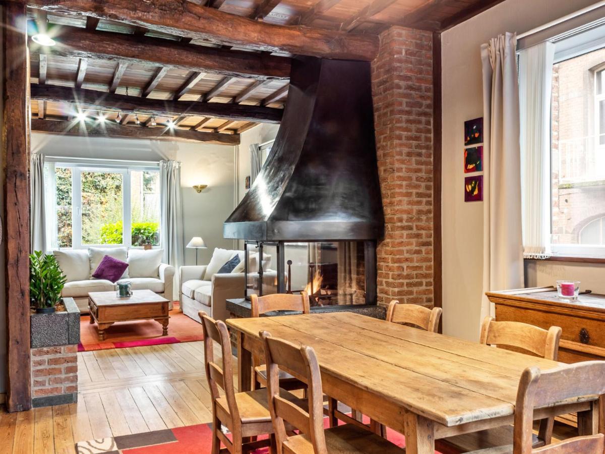Stylish Apartment In Dinant Near The Maas Esterno foto