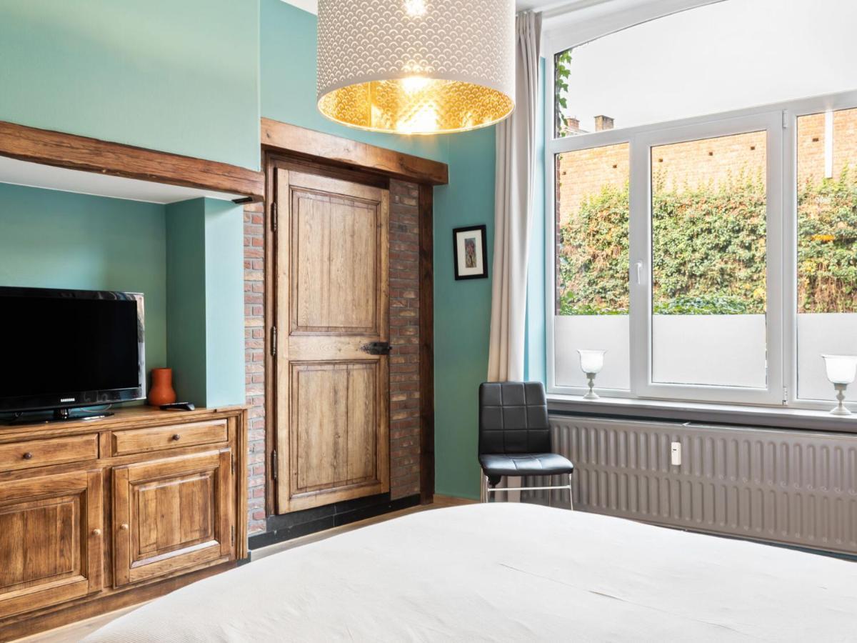 Stylish Apartment In Dinant Near The Maas Esterno foto